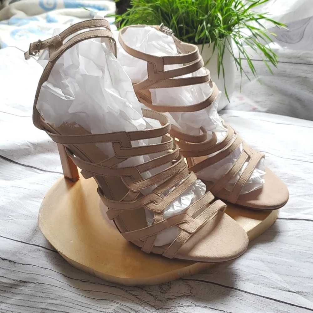 NWOT Vince Camuto suede sandals - Picture 1 of 10